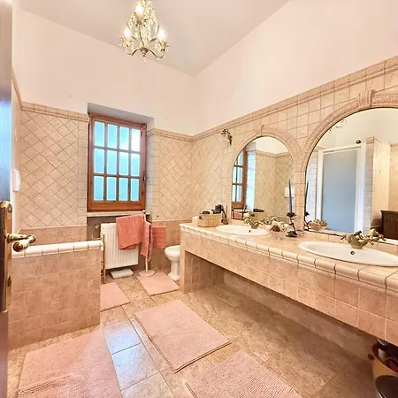 Проживание в семье La Casa Nel Bosco