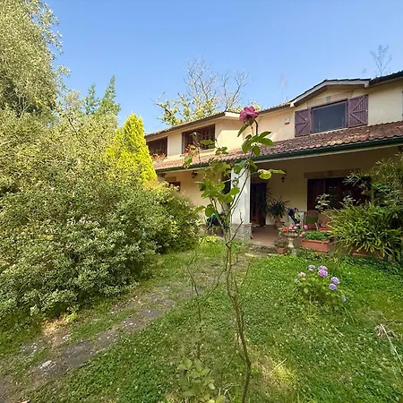Проживание в семье La Casa Nel Bosco
